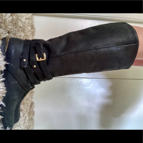 Designer leather boot - Picture 2 of 3